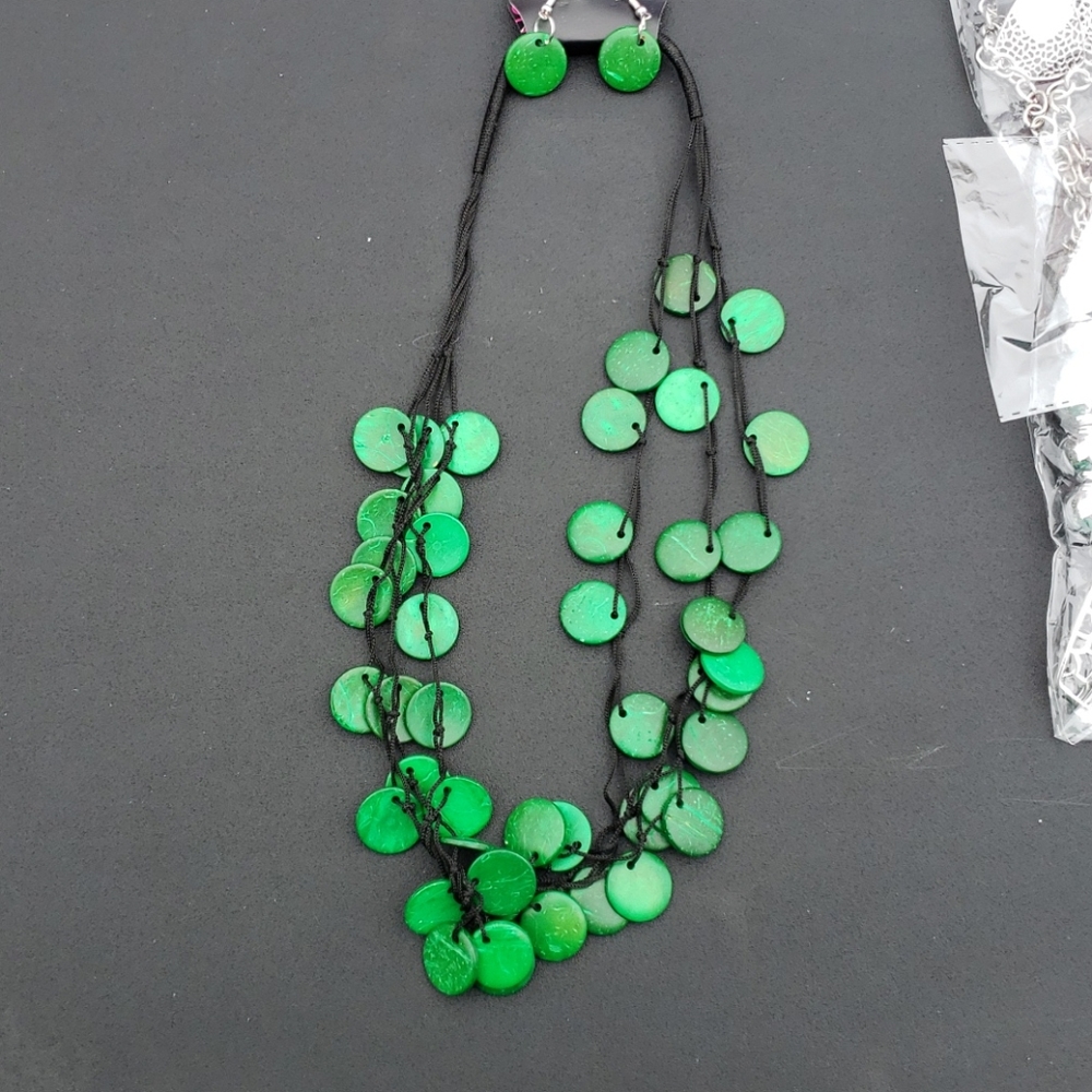 Green necklace/earring set